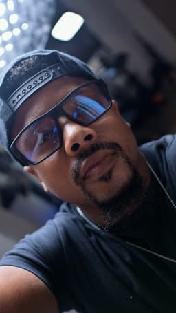 Q — @yeahitsq