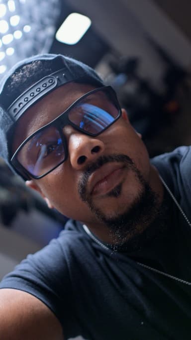 Q — @yeahitsq